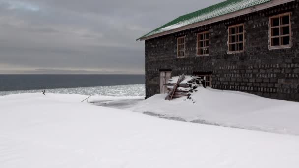 風景やスバールバルの Barentsburg の建物 — ストック動画