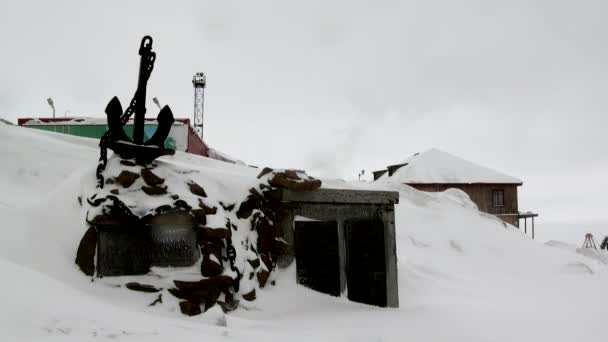 Krajobraz i budynków Barentsburg na Svalbard — Wideo stockowe