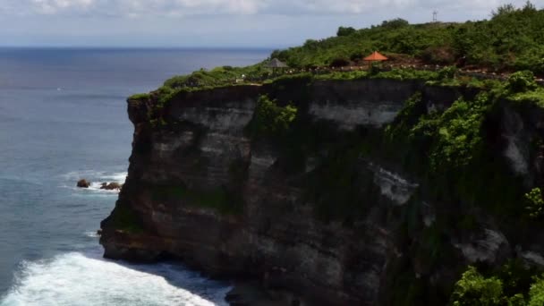 Hullámok tengerpart óceán Indonézia. — Stock videók