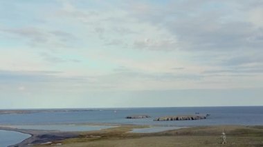 Novaya Zemlya çölündeki Kuzey Buz Denizi manzarası.