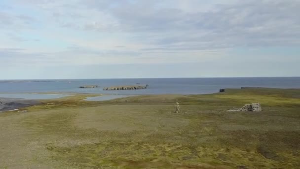 Vista aérea desierto deshabitado Novaya Zemlya. — Vídeo de stock