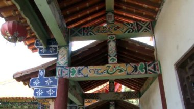 Budizm 'in ve Fuxian Gölü' nün Çin kültürünün dini merkezi..