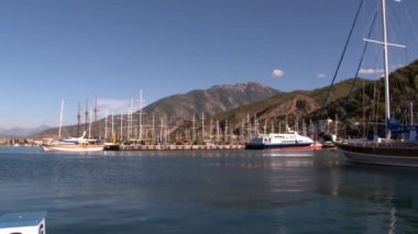 Zevk tekneleri, zanaat ve yatlar limanı.