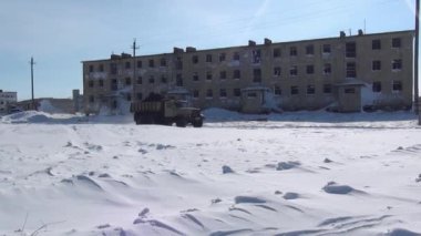 Kuzeyde Havaalanı Anadyr şehirdeki insanlar.