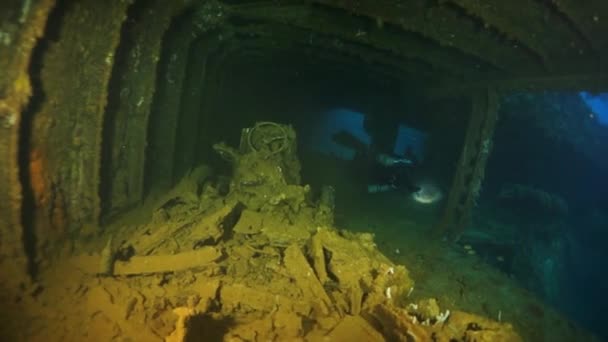 Plongée sur l'épave sous-marine de l'océan Pacifique sur les îles Chuuk .