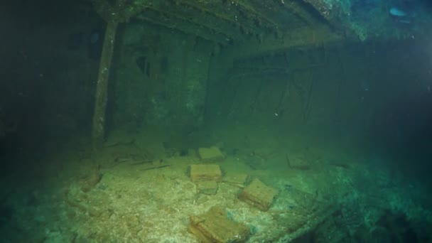 Épave à l'intérieur sous l'eau dans la lagune Truk.