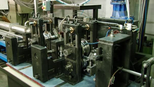Nahtlose Technologie für die Produktion von Edelstahlrohren in der Fabrik. — Stockvideo