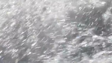 Kirli ve temiz su Patagonya Arjantin dağ Nehri'nin Toplantı.