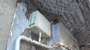 Kar kalıntıları ev hayalet kasaba kömür madenlerinde üzerinde kadar kuzeyinde Rusya terk.