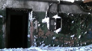 Hayalet kasaba Gudym eski yeraltı askeri üssünde, terk edilmiş fabrikası.