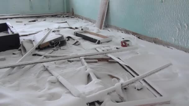 Ruins of snow abandoned officers House in ghost town Coal Mines Russia. — Stock Video