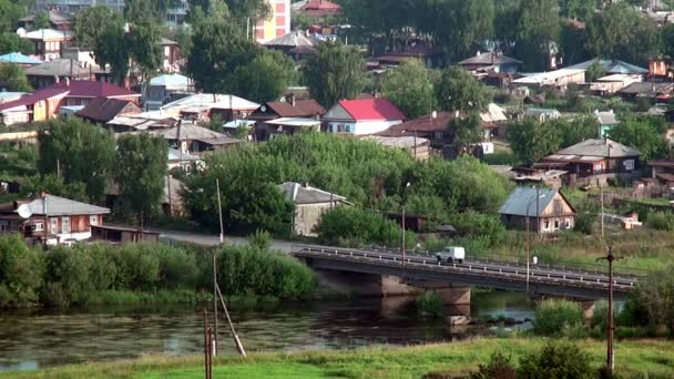 Urallar 'da küçük bir şehir, Rus imparatorunun akrabalarının idam edildiği yer.. — Stok video