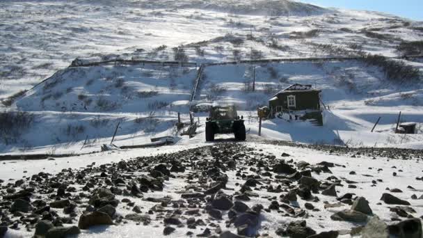 Casa abandonada fantasma ciudad de Gudym Anadyr-1 Chukotka del extremo norte de Rusia. — Vídeos de Stock