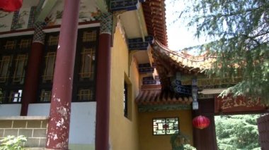 Budizm 'in ve Fuxian Gölü' nün Çin kültürünün dini merkezi..