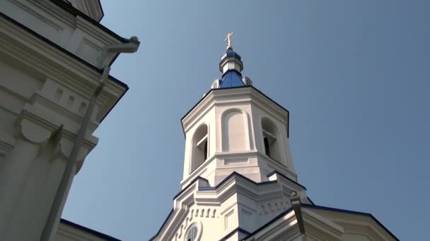 Orthodox church Holy Trinity Cathedral. — Stock Video