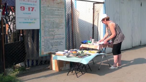 Clothing market in provincial town of Urals. — Stock Video