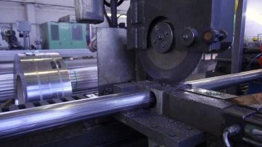 Fabrikada paslanmaz çelik borular üretmek için kusursuz bir teknoloji..