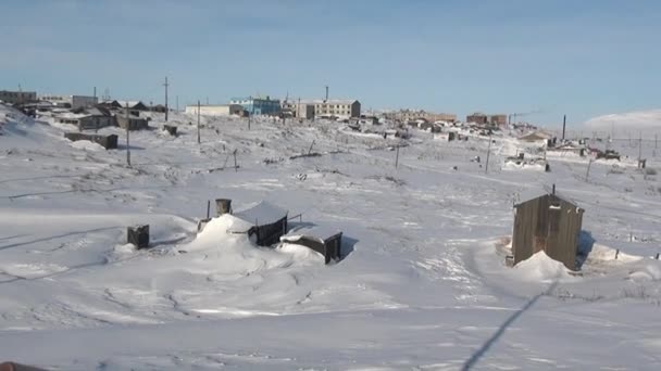 Χιόνι εγκαταλειφθεί πόλη ανθρακωρυχεία για Chukotka της πολύ βόρεια της Ρωσίας. — Αρχείο Βίντεο