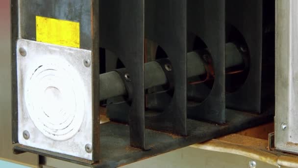 Cartridge of electrostatic precipitator purifies air particles at high voltage. — Stockvideo
