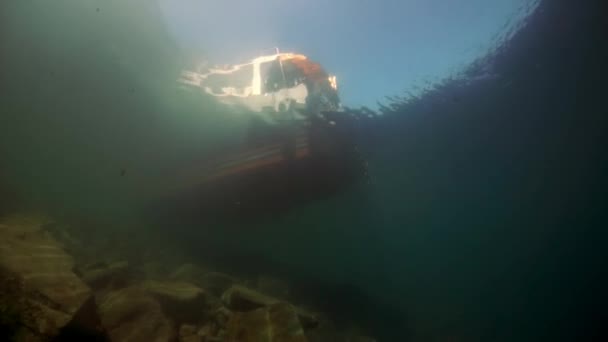 Vídeo subaquático de barco em Baikal. — Vídeo de Stock