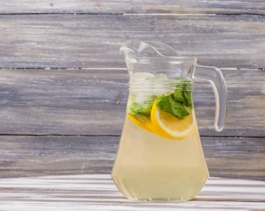 içki canlandırıcı bir soğuk