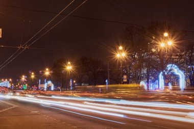 Şehirde gece yolu