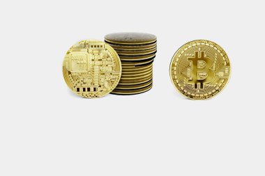 Beyaz arkaplan 3d görüntüleme üzerinde bitcoin