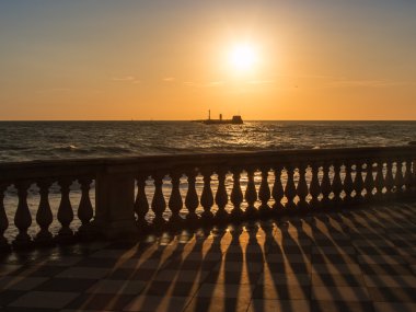 Livorno' s Mascagni Teras günbatımı, Toskana, İtalya