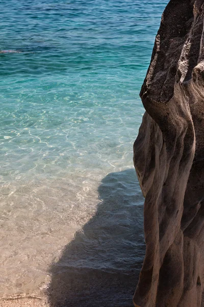 Cliffs in Sardinia Island near Turquoise Sea, Italy — Stock Photo, Image