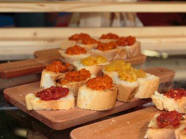 Sebze sosu, Italyan snack ile ekmek dilimleri