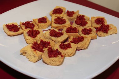 Parça, Italyan snack ile domates sosu ile ekmek dilimleri