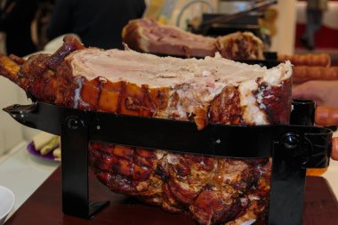 Metalik Dilimleme ekipman içinde tedavi domuz eti kızartma