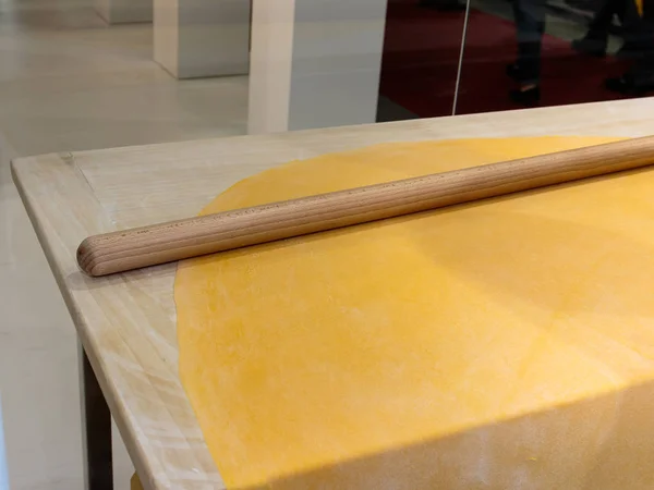 Ravioli Italian Pasta Preparation whith Rolling Pin — Stock Photo, Image