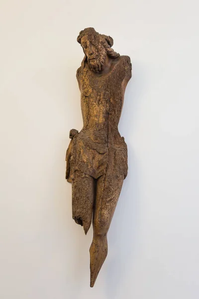 Jesusstatue aus Holz bleibt in der Kirche clerigos in porto, — Stockfoto