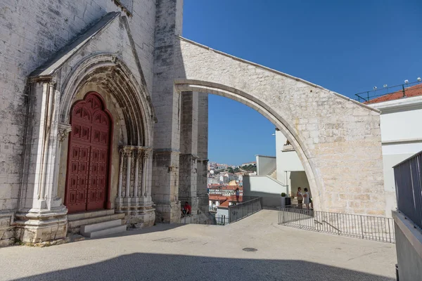 El Convento del Carmo, Edificio Histórico, Lisboa, Portugal — Foto de Stock