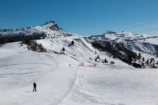 Montagne con neve in Europa: Dolomiti Alpi Cime per l'inverno S — Foto Stock