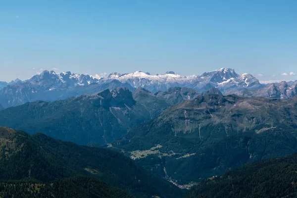 Vista panorâmica dos Alpes Dolomitas Italianos na Hora de Verão — Fotografia de Stock Grátis