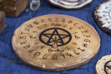 Ahşap yuvarlak kurulu Ouija: Ruhları iletişim