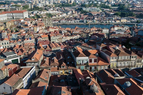 Hermoso horizonte de Oporto - azoteas y centro de la ciudad, Portugal — Foto de Stock