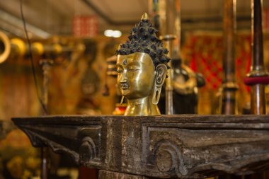 Tay altın Buddha yüz heykeli ahşap tablo