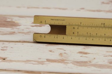 Ahşap Vintage slayt kural: Matematiksel hesap makinesi - okul eğitim Tema