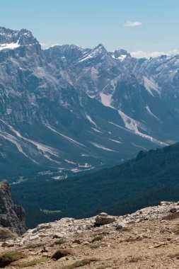 İtalyan Dolomites Alpleri sahne