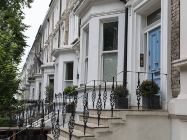 Londra 'nın Merkezindeki Tipik Beyaz Teraslı Evler