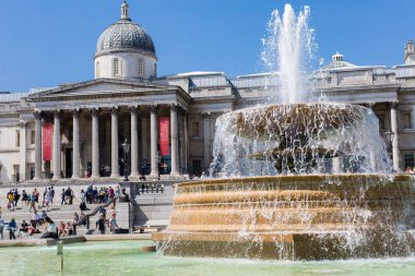 Londra, Birleşik Krallık - Haziran 2019: Ulusal Galeri, Londra 'nın merkezindeki Westminster şehrindeki Trafalgar Meydanı' nda bir sanat müzesi.