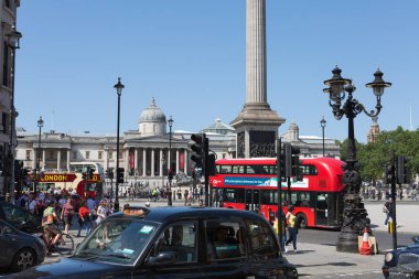 Londra 'nın merkezindeki Westminster şehrindeki Trafalgar Meydanı..