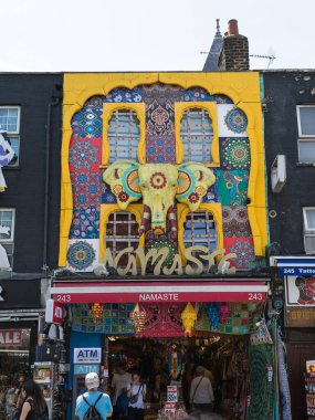 Londra, İngiltere 'de Camden Town' da Tipik Dükkan.