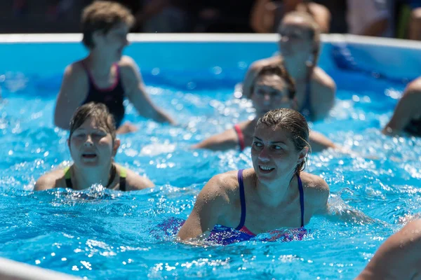 Women Doing Water Aerobics Outdoor Swimming Pool — Stock Photo, Image