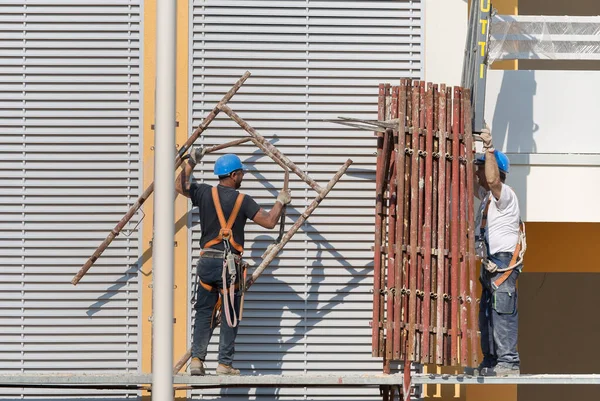 Parma Italien Februari 2020 Arbetstagare Byggnadsställningar Byggarbetsplats För Att Bygga — Stockfoto