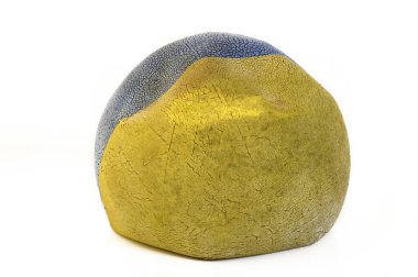 Beyaz arka planda izole edilmiş eski basketbol