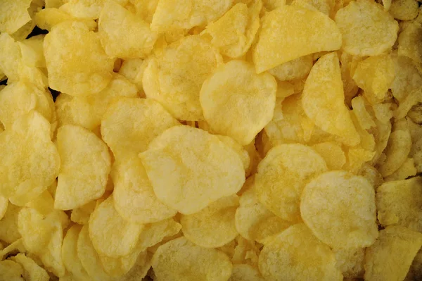Crispy Potato Chips Background — Stock Photo, Image